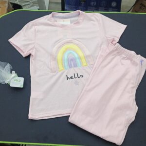 PIJAMA ROSADA PANTALON ARCOIRIS TALLA 8