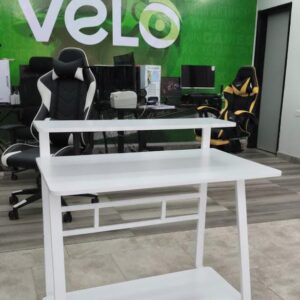 MESA OFICINA AROA CON RUEDAS BLANCA